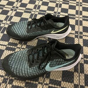 Nike Zoom Pegasus 37 - Women’s U.S. 11